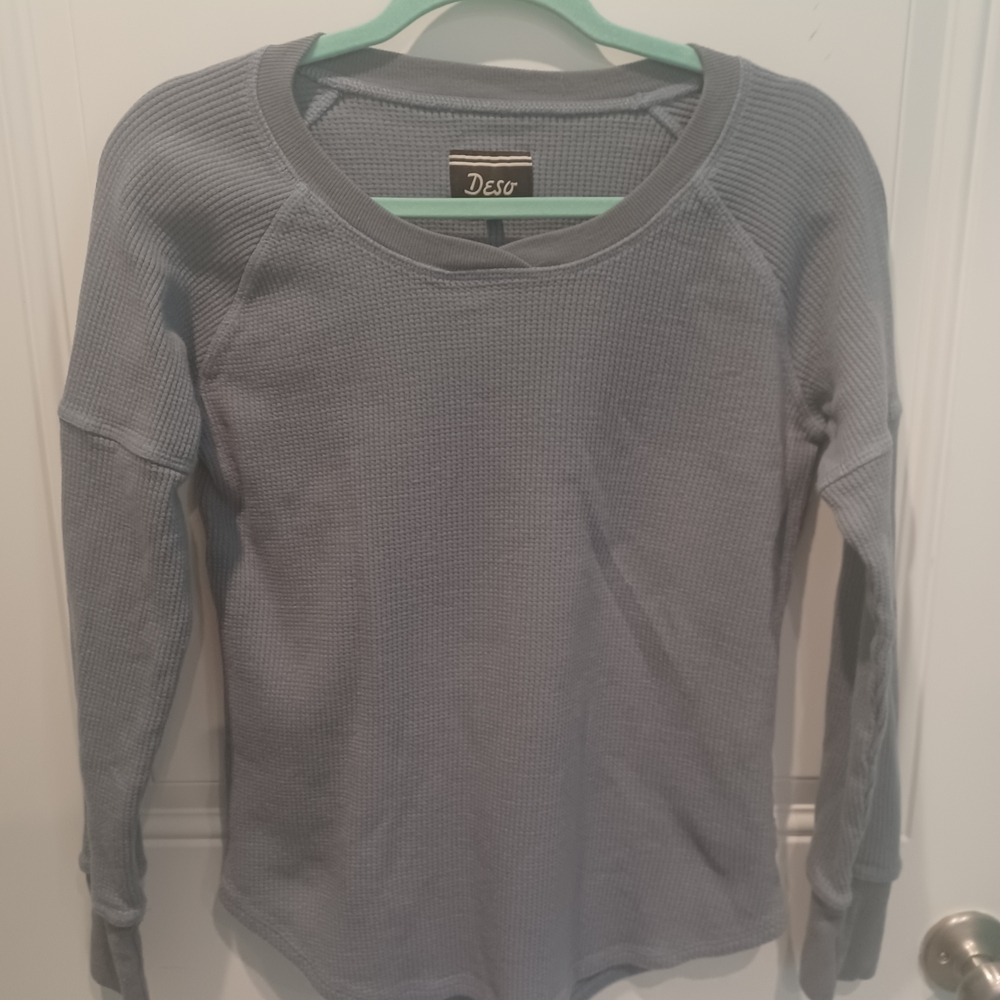 LIKE NEW WOMEN'S GRAY COTTON JERSEY TOP!